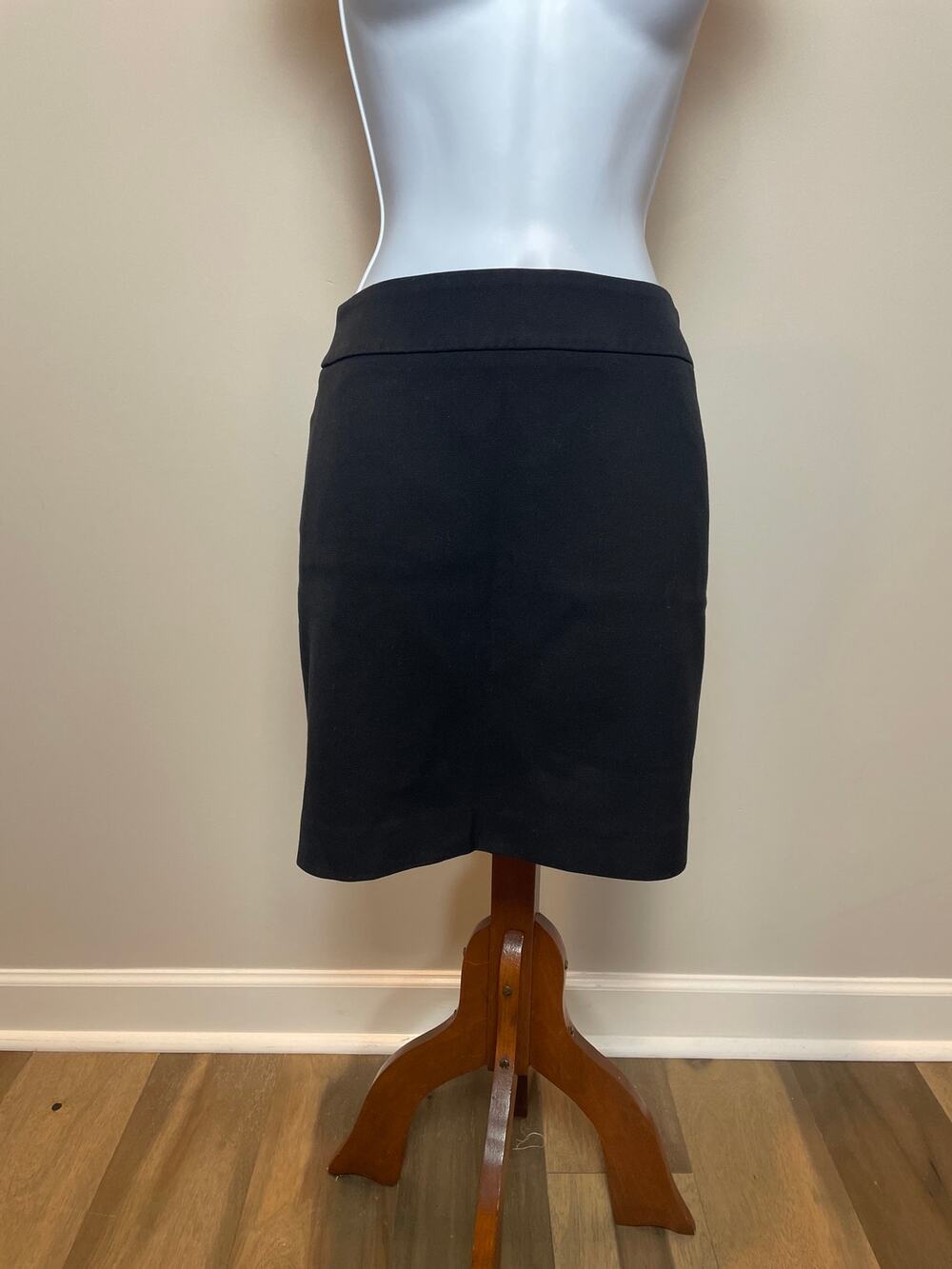 LOFT Black Canvas Skirt Lined With Pockets Size 14 Casual Everyday Essential